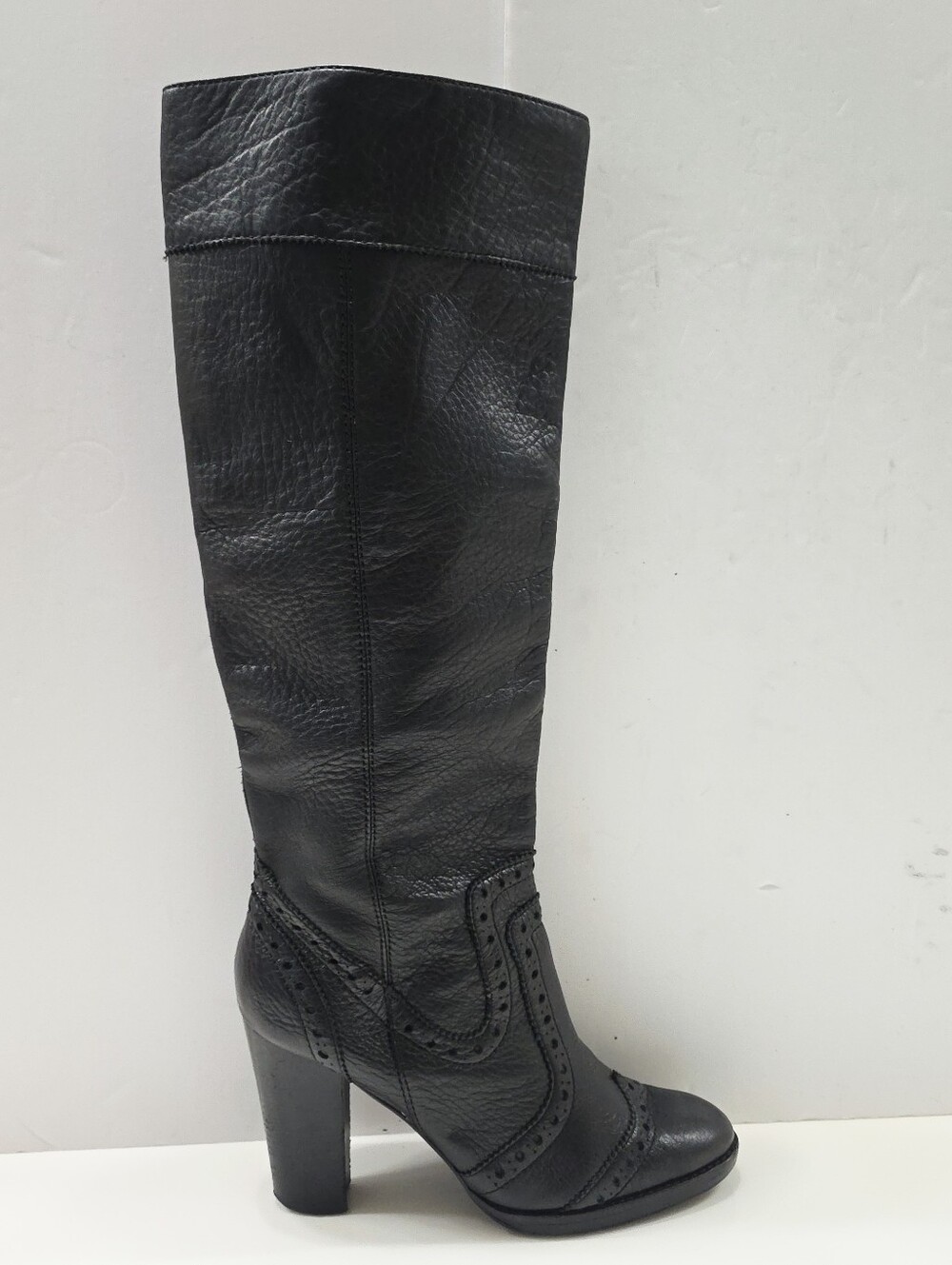 Michael Kors BROGUE Black Leather Boot Knee High Heel Pull-On Riding 7.5 M Used